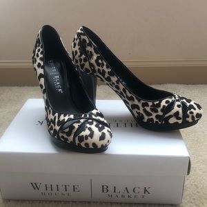Leopard pumps